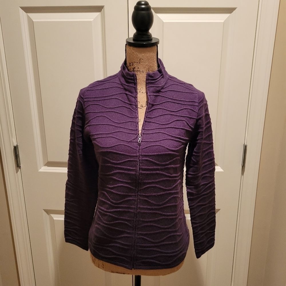 Cold Water Creek Basic go to your closet style zip up cardigan. Unique color
